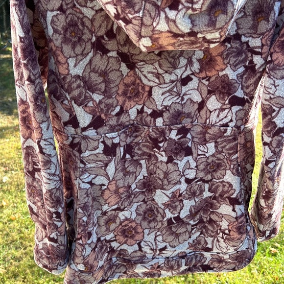 Royal Robbins Sentinel Peak Hoodie size M floral pockets flattering silhouette - Picture 9 of 16